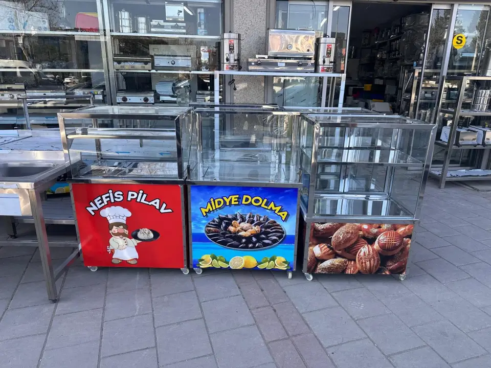 Isıtıcı tekerlekli vitrinler