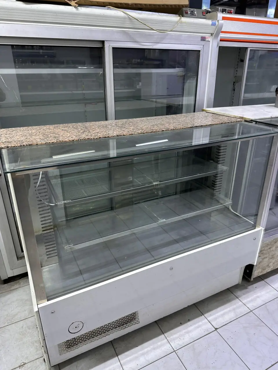 150 CM İÇİ KROM PASLANMAZ İKİNCİ EL TEŞHİR / VİTRİN SOĞUTUCU DOLAP, fotoğraf 4