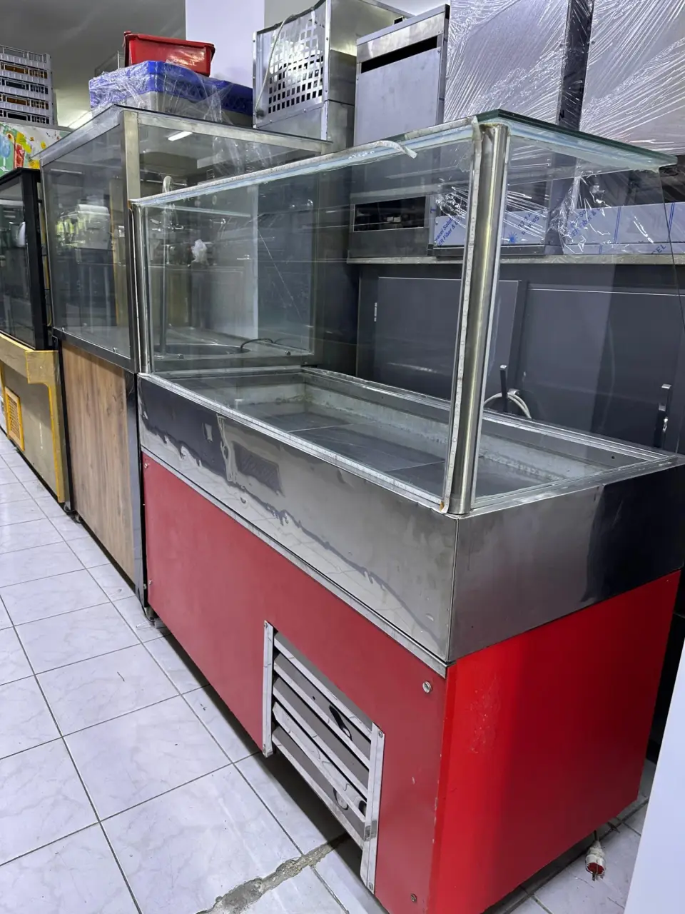 150 CM  ÇİĞ KÖFTE VE TEŞHİR DOLABI
