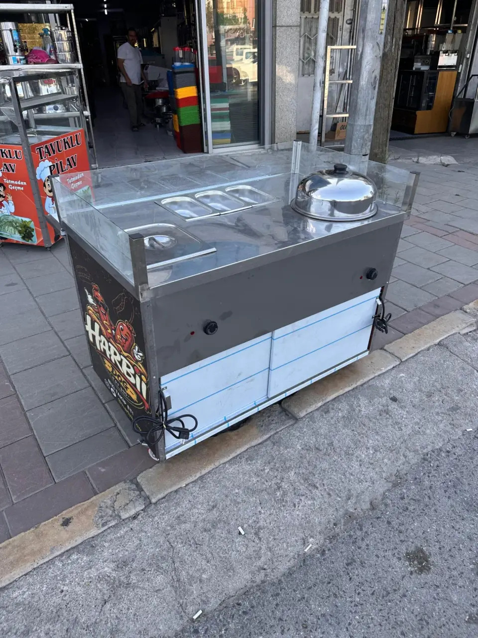 Özel Yapım Hot-Dog Standı, fotoğraf 2